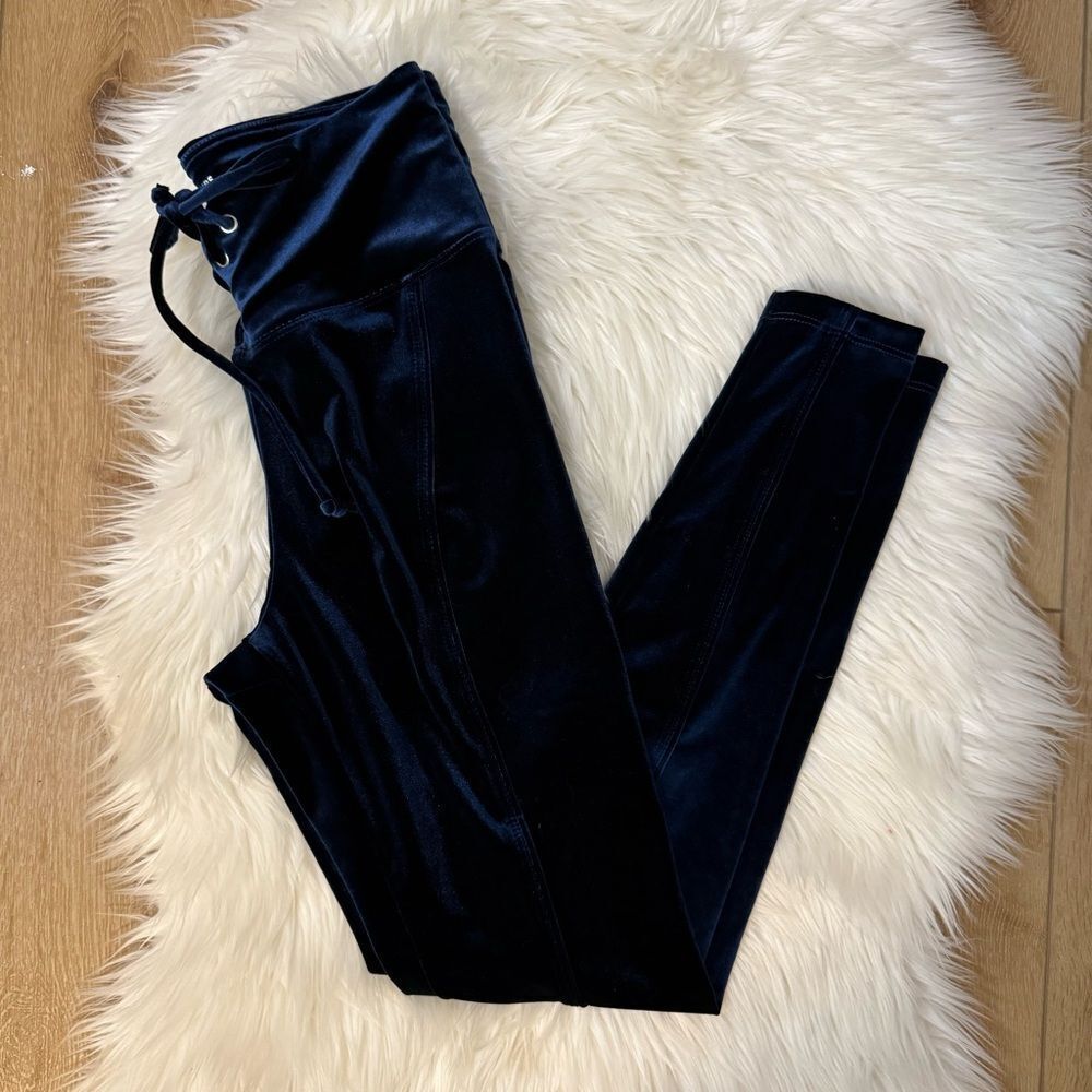 [Year of Ours Navy] Velvet Lace-Up Leggings - Size Medium